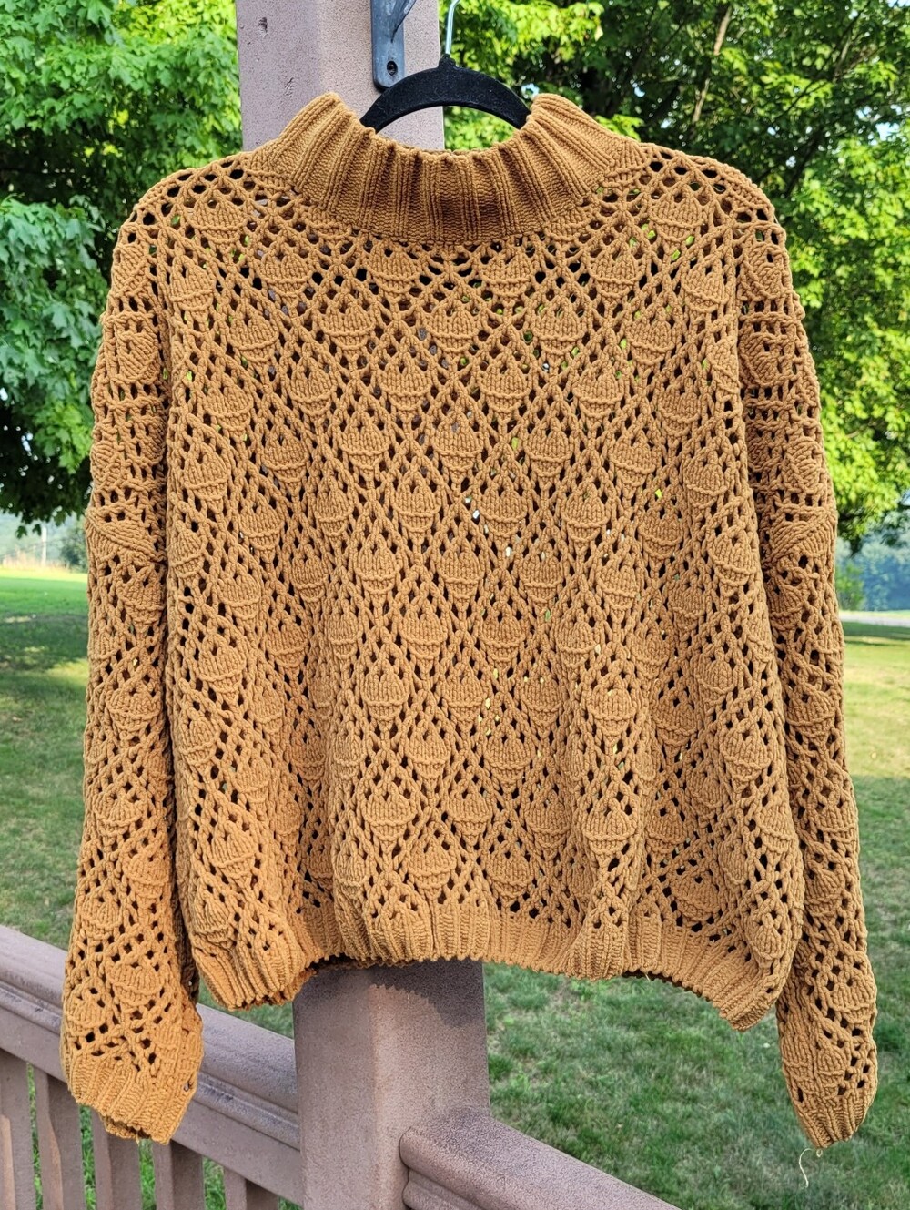 POL Oversized Cropped Chenille Crochet Mock Neck Sweater Mustard Gold Womens M
